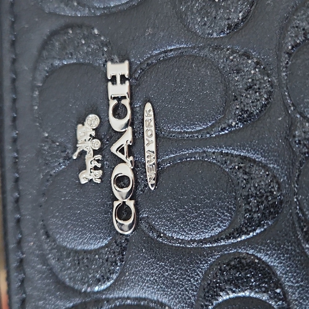 NWT IOB Coach Boxed Glitter Leather Signature Corner Zip Wristlet Wallet 🖤🎁🩶 - Picture 4 of 16